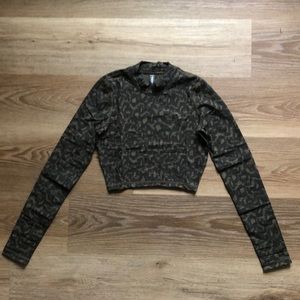 Women’s Vuori Dune Crop Oregano Spots - XS